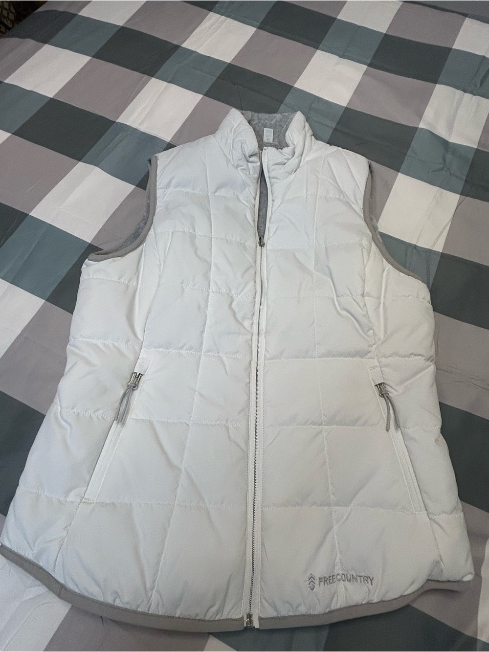 Free Country Women's White Quilted Puffer Vest with Stand Collar